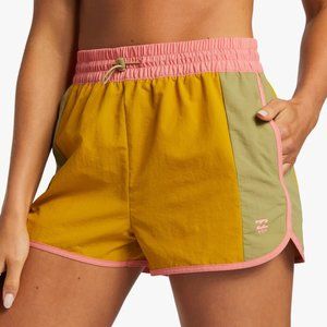 Billabong - Windy Trails Short Adventure Division Medium